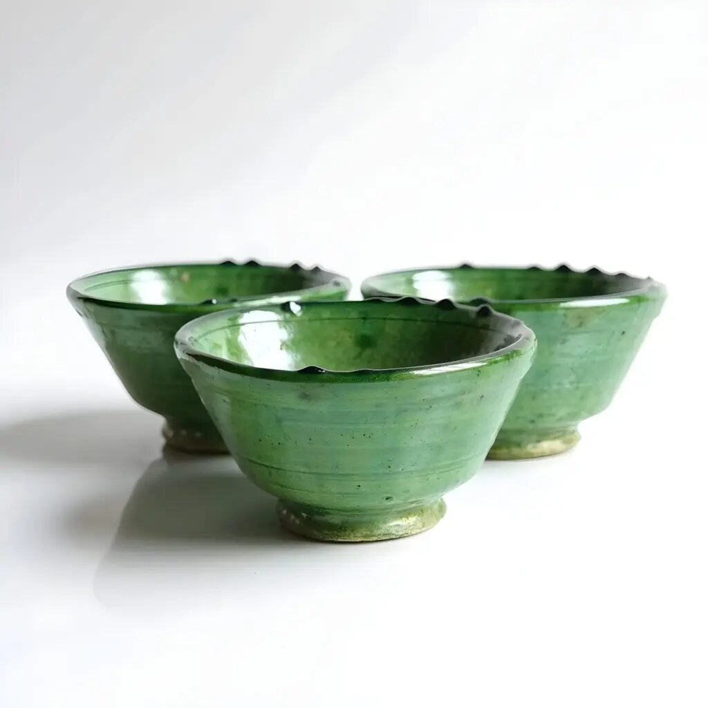Set of 3 emerald green ceramic clay bowls with footed base and scalloped rim, handcrafted Tamegroute pottery Set of 3 emerald green ceramic clay bowls with footed base and scalloped rim, handcrafted Tamegroute pottery